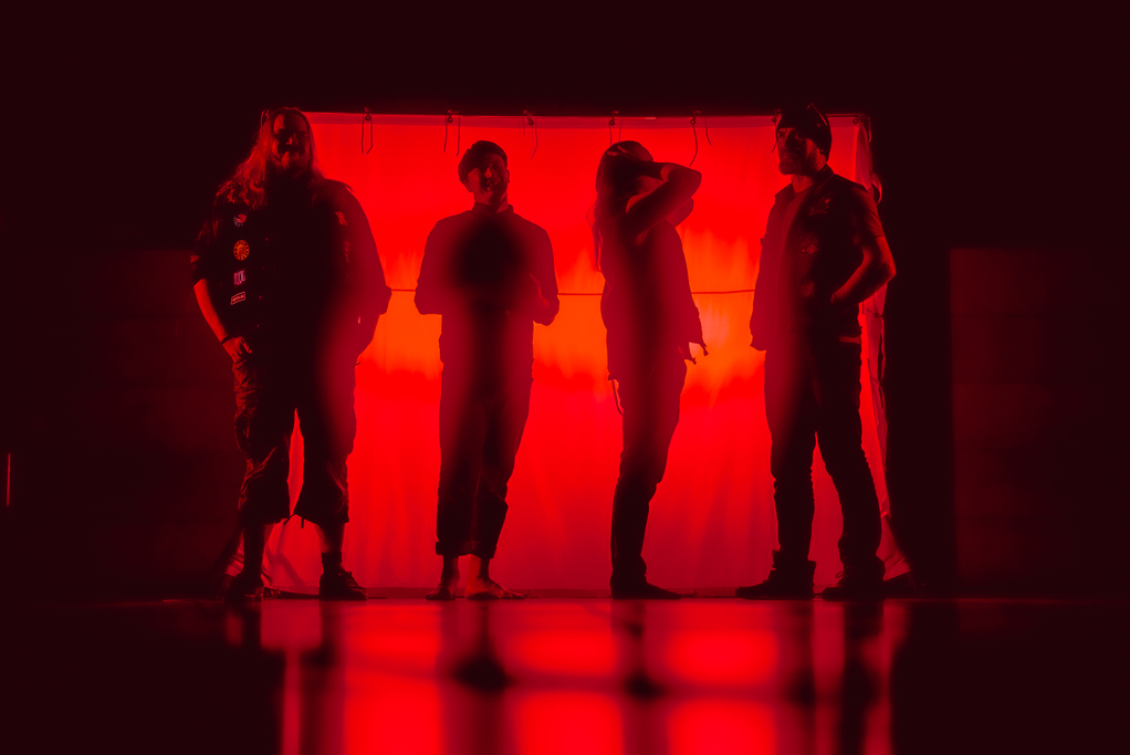 On An Astral Journey In California – Stoner Rock Group Heezer Release A Glowing New Music Video